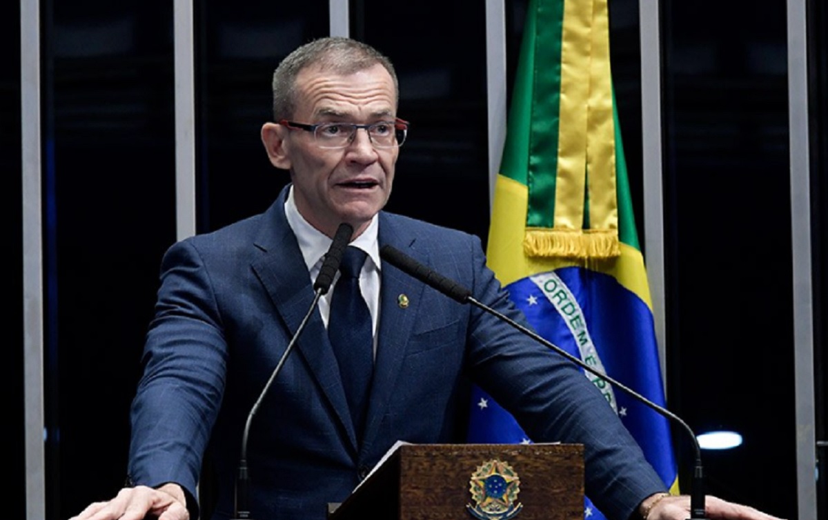 Autor da Lei do Piso da Enfermagem pede ao STF que revogue suspensão do pagamento
